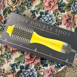 (Firm price )Second Hand ✋🏻 Little use Drybar Vibrant Yellow Styling Brush